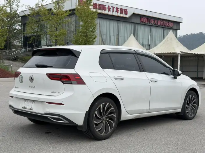 Volkswagen Golf 2023 Model 280TSI DSG Pro – фото 6