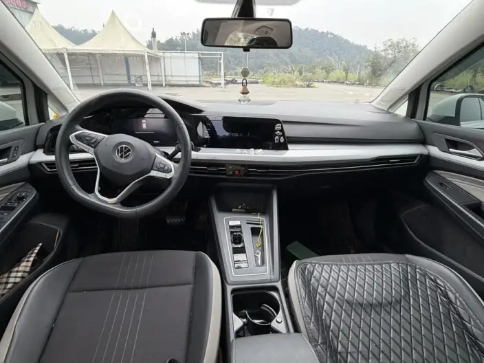 Volkswagen Golf 2023 Model 280TSI DSG Pro – фото 8