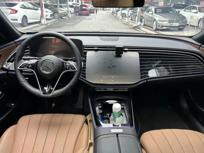 Mercedes-Benz E-Class 2025 Model E 260 L sedan – фото 7