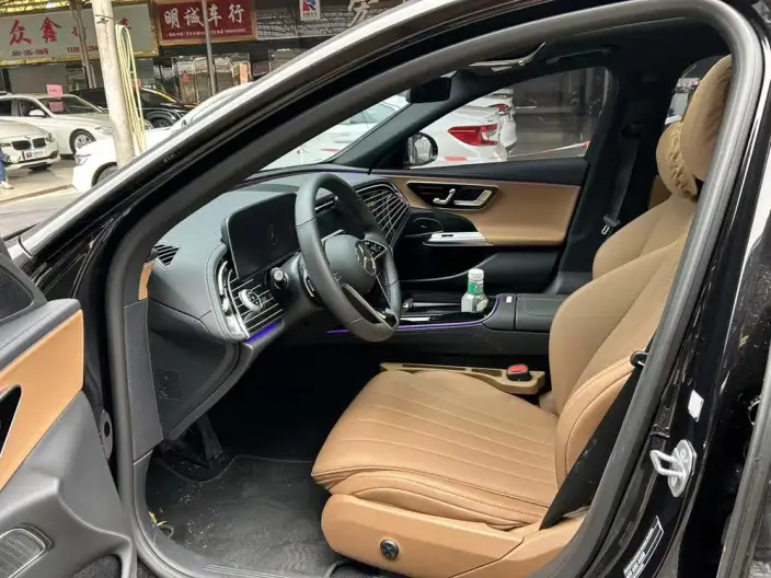 Mercedes-Benz E-Class 2025 Model E 260 L sedan – фото 9