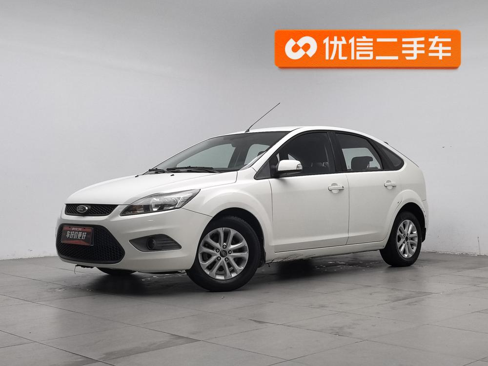 Ford Focus 2013 модификация лян кузов Classic 1.8L Manual Basic – фото 1