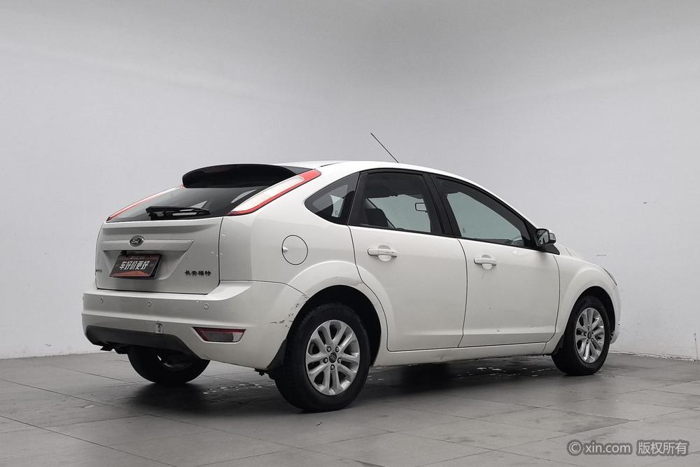 Ford Focus 2013 модификация лян кузов Classic 1.8L Manual Basic – фото 4
