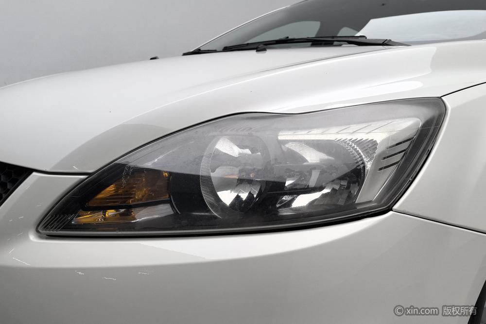 Ford Focus 2013 модификация лян кузов Classic 1.8L Manual Basic – фото 7