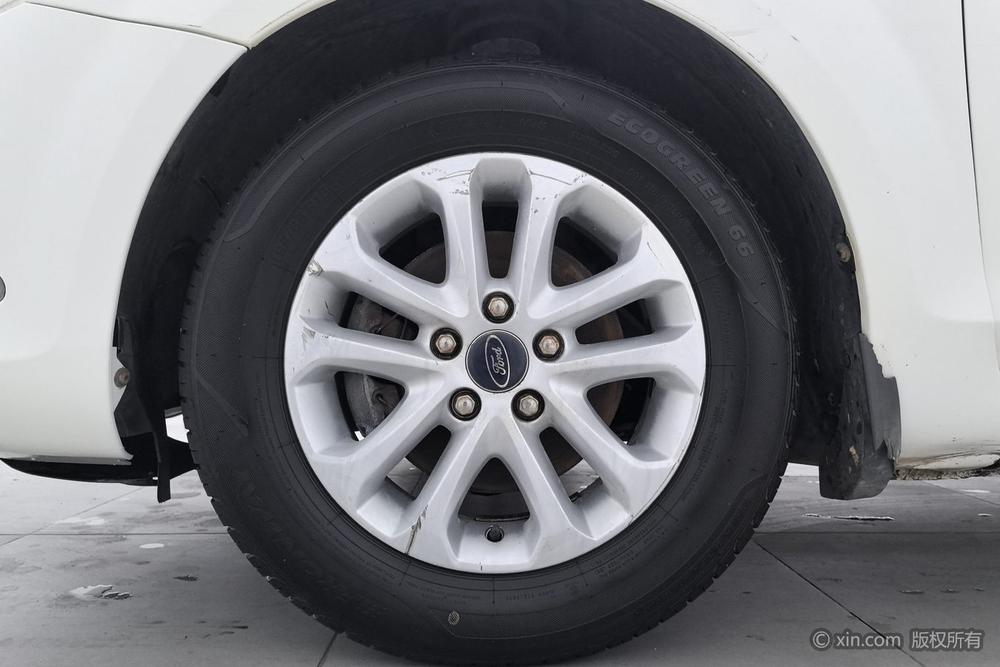 Ford Focus 2013 модификация лян кузов Classic 1.8L Manual Basic – фото 10