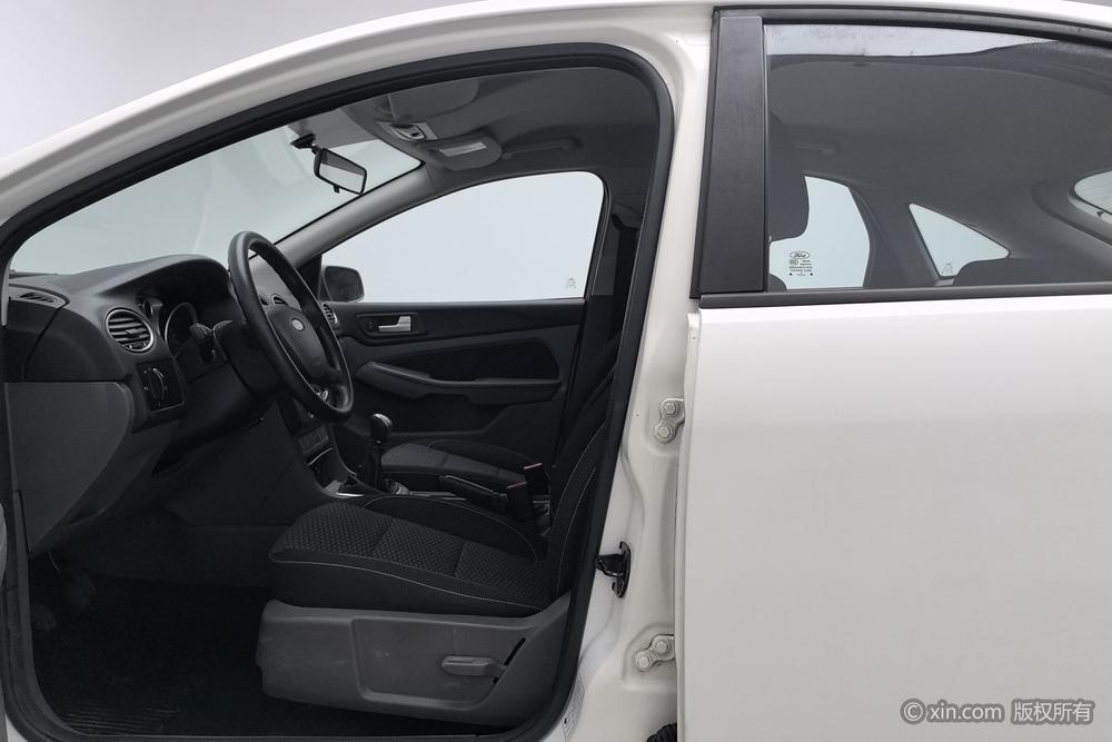 Ford Focus 2013 модификация лян кузов Classic 1.8L Manual Basic – фото 17