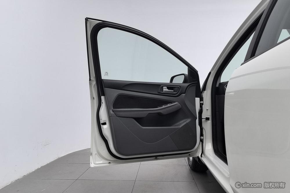 Ford Focus 2013 модификация лян кузов Classic 1.8L Manual Basic – фото 21
