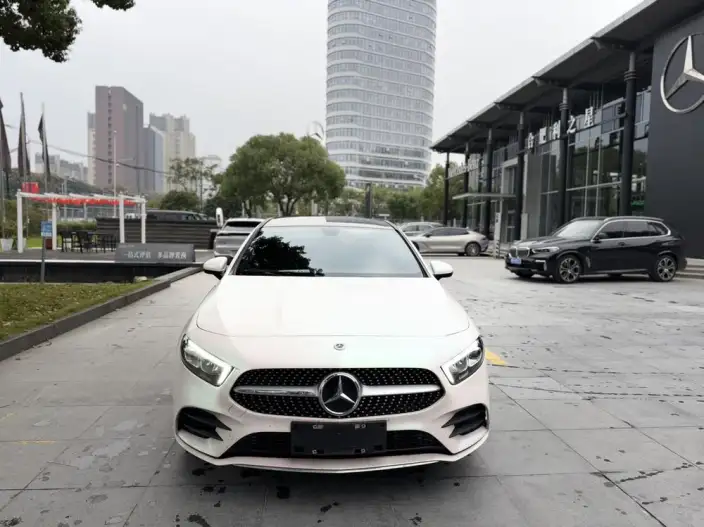 Mercedes-Benz A-class 2022 Model A 200 L Sports sedan Fashion Edition