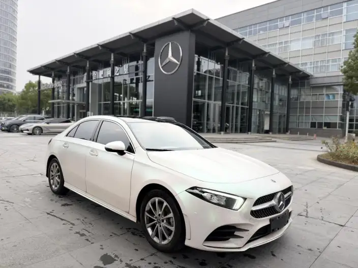 Mercedes-Benz A-class 2022 Model A 200 L Sports sedan Fashion Edition