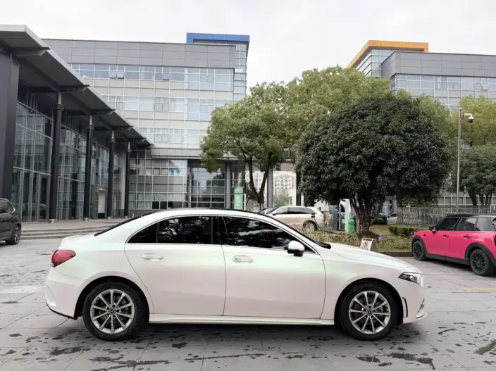 Mercedes-Benz A-class 2022 Model A 200 L Sports sedan Fashion Edition – фото 8