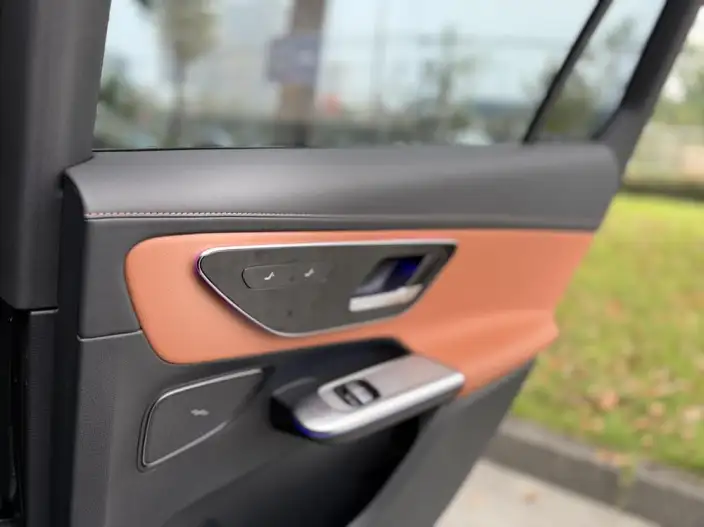 Mercedes-Benz GLC 2024 Model Facelift GLC 300 L 4MATIC Dynamic Model 7 seat – фото 9