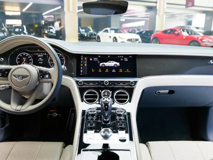 Continental 2022 Model 4.0T GT V8 – фото 7