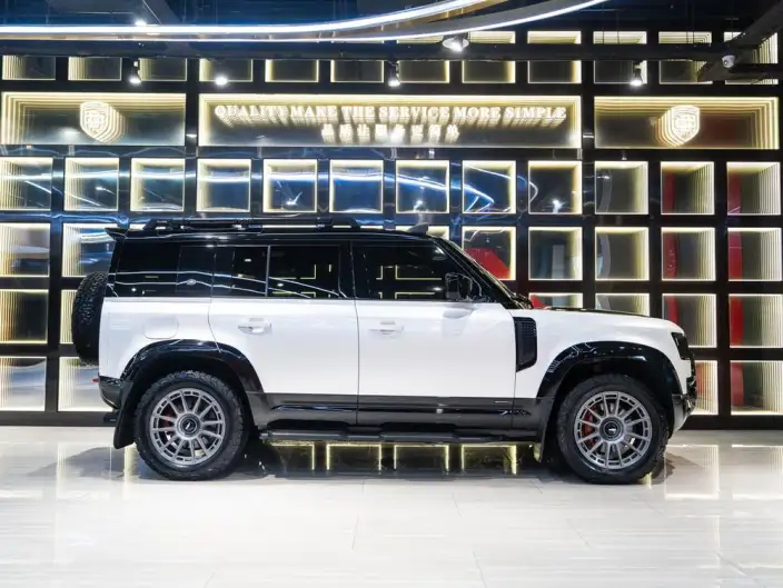 Land Rover Defender 2023 Model Facelift 110 3.0T X P400 – фото 7