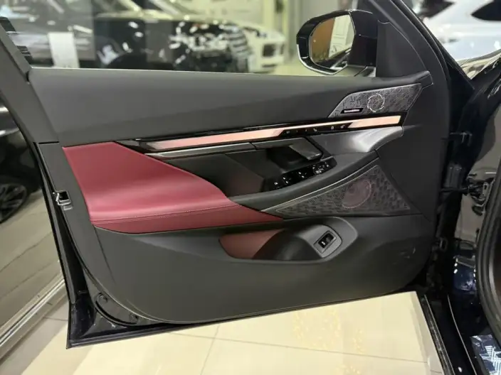 BMW 5 Series 2025 Model 530Li Leading Model Luxury Set – фото 8