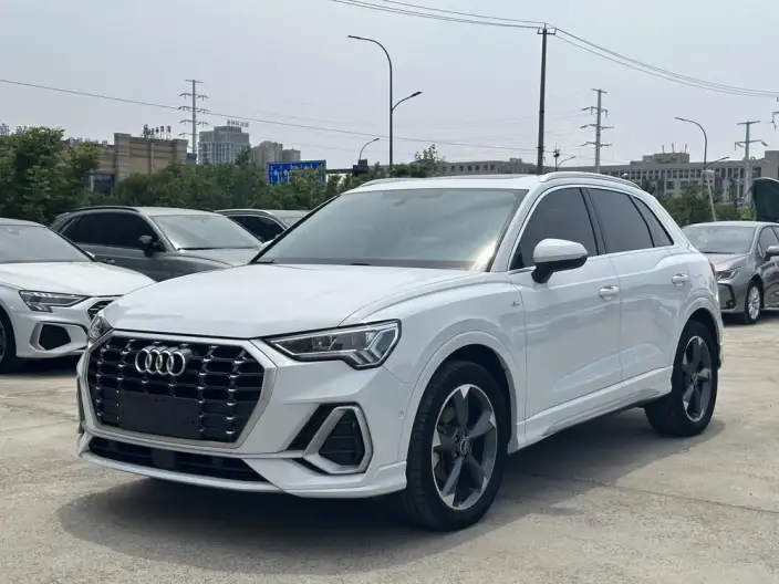 AUDI Q3 2022 Model 35 TFSI Fashion Dynamic Model