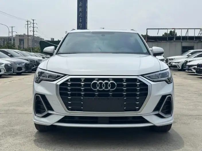 AUDI Q3 2022 Model 35 TFSI Fashion Dynamic Model