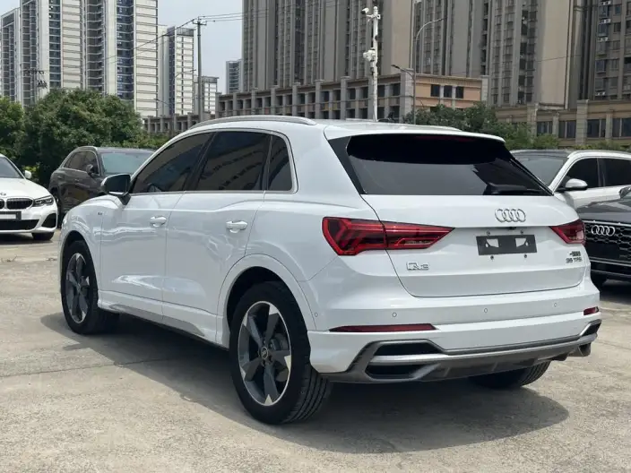 AUDI Q3 2022 Model 35 TFSI Fashion Dynamic Model