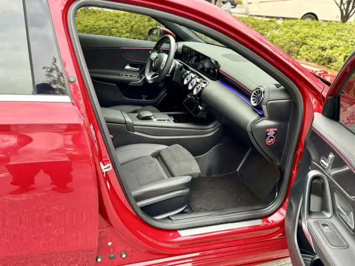 Mercedes-Benz A-class 2022 Model Facelift A 200 L Sports sedan Dynamic Edition – фото 9