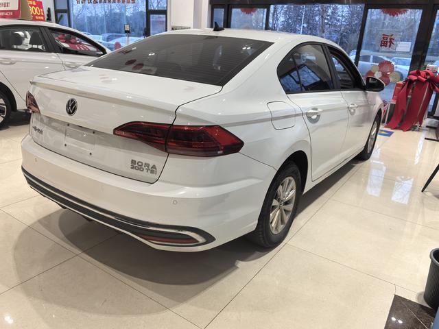 Volkswagen Bora 2023 200TSI DSG Smooth Travel – фото 3