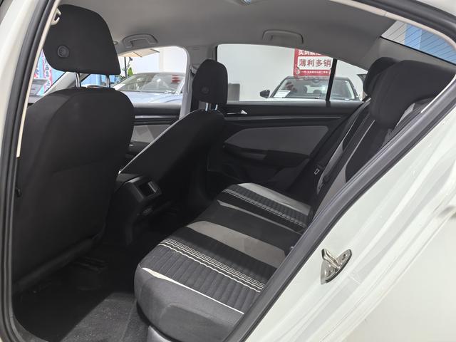 Volkswagen Bora 2023 200TSI DSG Smooth Travel – фото 8