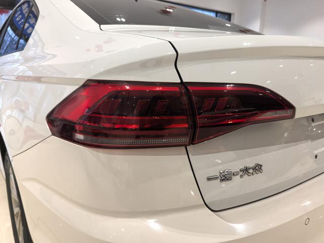 Volkswagen Bora 2023 200TSI DSG Smooth Travel – фото 10