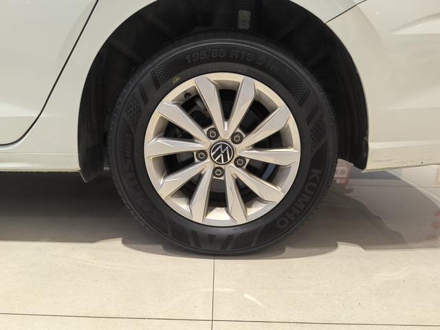 Volkswagen Bora 2023 200TSI DSG Smooth Travel – фото 11