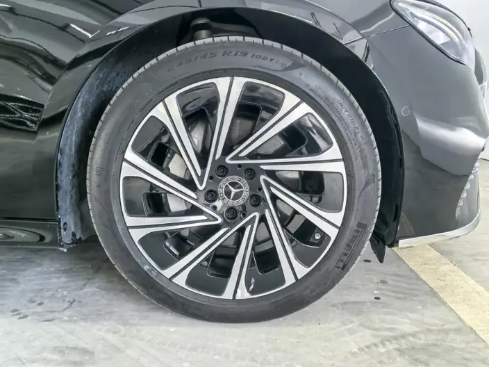 Mercedes-Benz E-Class 2025 Model E 300 L Luxury Model sedan – фото 6