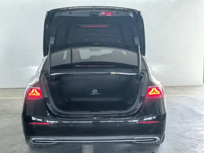Mercedes-Benz E-Class 2025 Model E 300 L Luxury Model sedan – фото 7