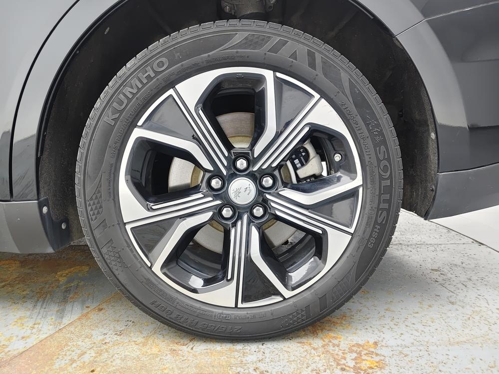 Hongqi E-QM5 2023 Modified Basic Traveler Edition – фото 9