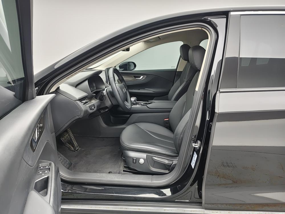 Hongqi E-QM5 2023 Modified Basic Traveler Edition – фото 17