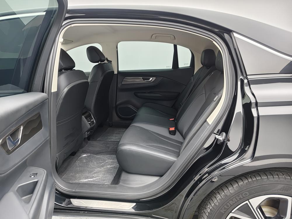 Hongqi E-QM5 2023 Modified Basic Traveler Edition – фото 18