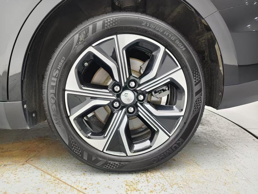 Hongqi E-QM5 2023 Modified Basic Traveler Edition – фото 9