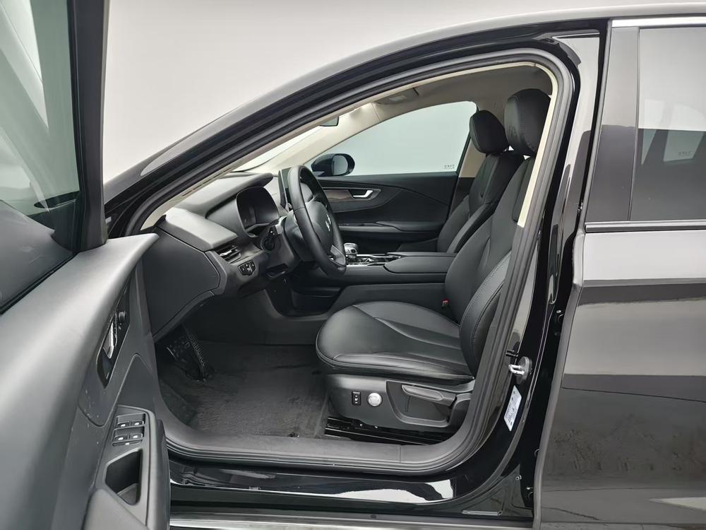 Hongqi E-QM5 2023 Modified Basic Traveler Edition – фото 17