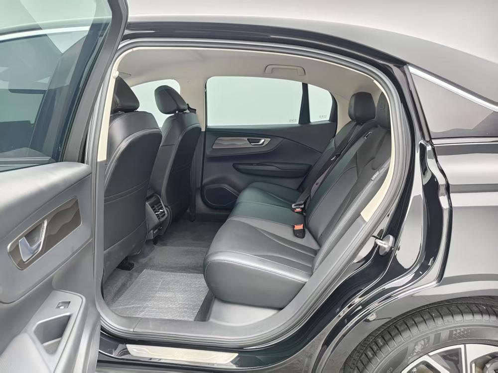Hongqi E-QM5 2023 Modified Basic Traveler Edition – фото 18