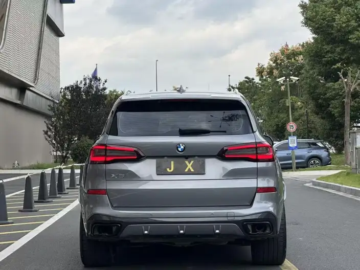 BMW X5 2022 Model xDrive 30Li Exclusive Model M Sports Set – фото 3
