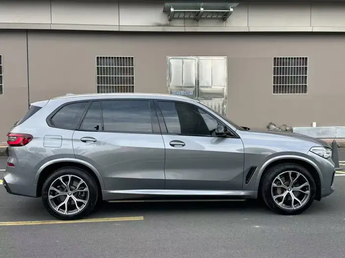 BMW X5 2022 Model xDrive 30Li Exclusive Model M Sports Set – фото 5