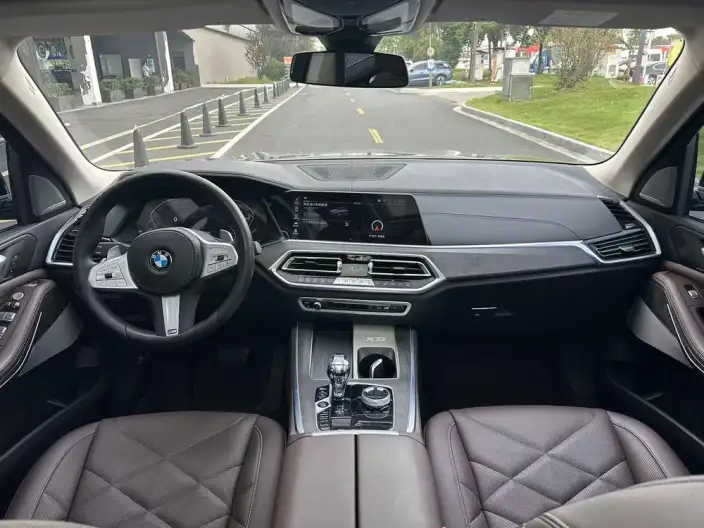 BMW X5 2022 Model xDrive 30Li Exclusive Model M Sports Set – фото 9