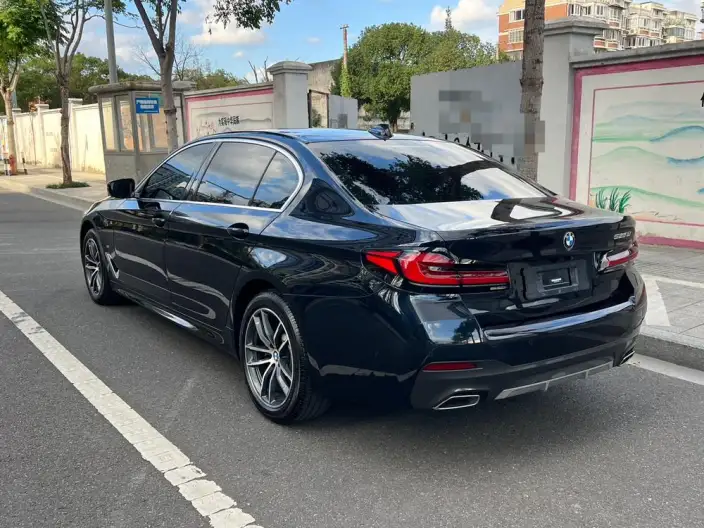 BMW 5 Series 2022 Model Facelift II 525Li M Sports Set – фото 5