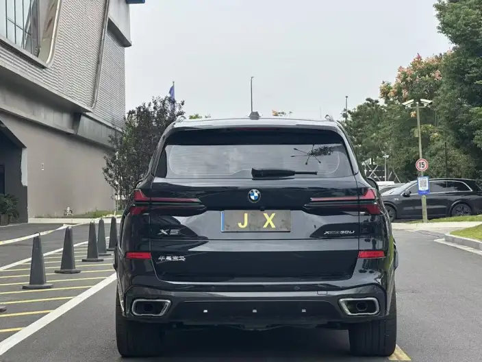BMW X5 2025 Model xDrive30Li Exclusive Model M Sports Night Set – фото 3
