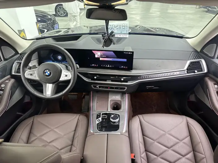 BMW X5 2025 Model xDrive30Li Exclusive Model M Sports Night Set – фото 9