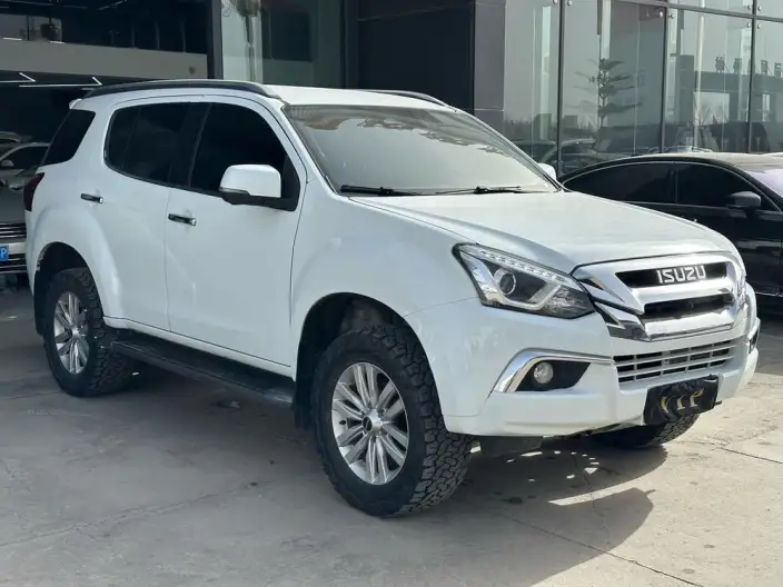 Mu-X 2022 Model 2.0T Petrol Automatic 4WD Flagship Edition 5 seat