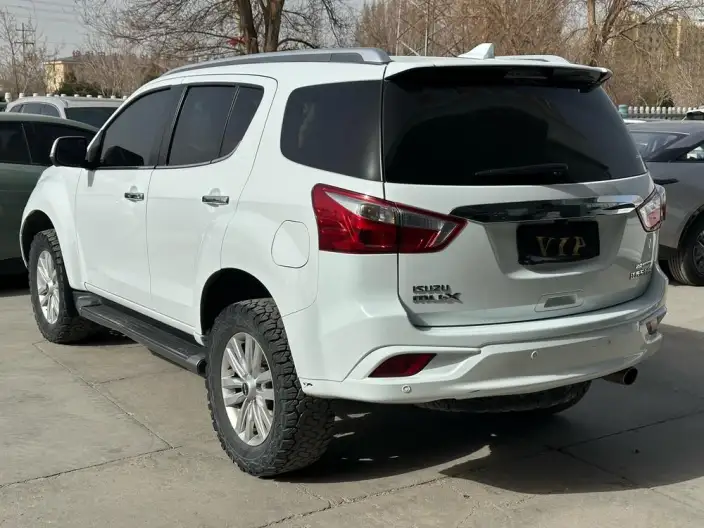 Mu-X 2022 Model 2.0T Petrol Automatic 4WD Flagship Edition 5 seat