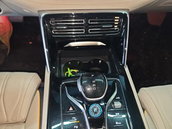 BYD Tang EV 2022 Model 635KM 4WD Flagship Model – фото 9
