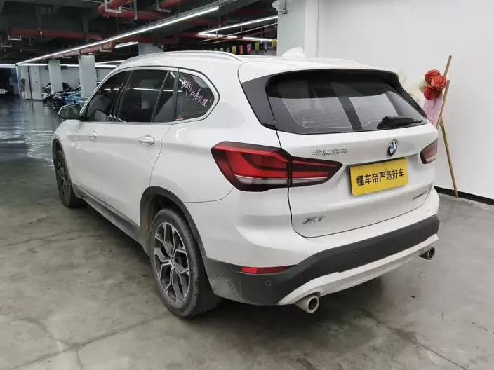 BMW X1 2022 Model sDrive25Li Leading Model – фото 3