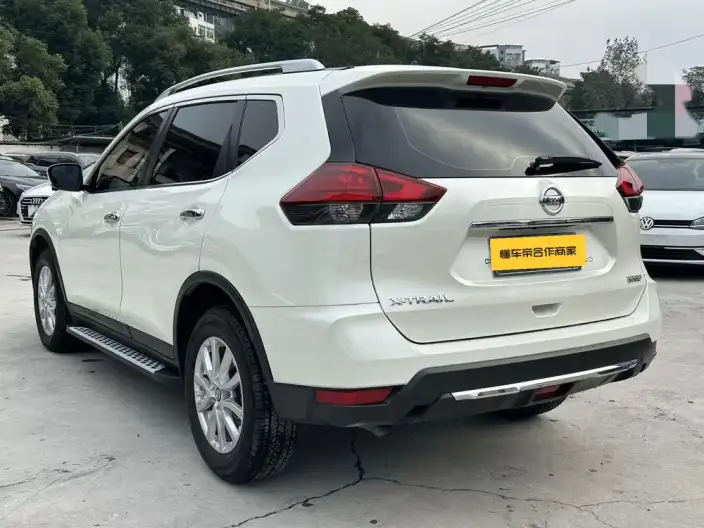 Nissan X-Trail 2023 Model Classic Edition 2.0L 2WD Smart Connect Premium