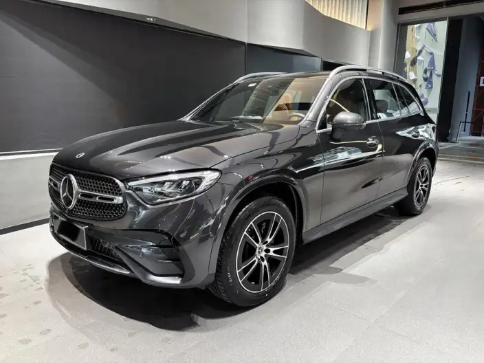 Mercedes-Benz GLC 2025 Model GLC 260 L 4MATIC Luxury Model 5 seat – фото 1