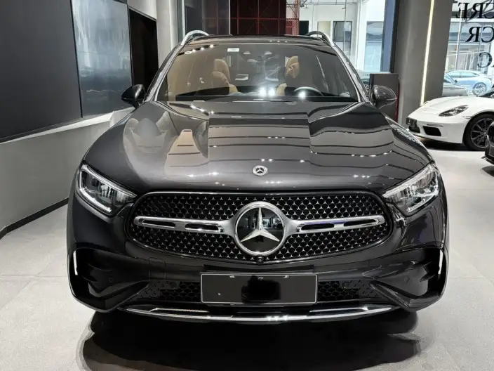 Mercedes-Benz GLC 2025 Model GLC 260 L 4MATIC Luxury Model 5 seat – фото 2