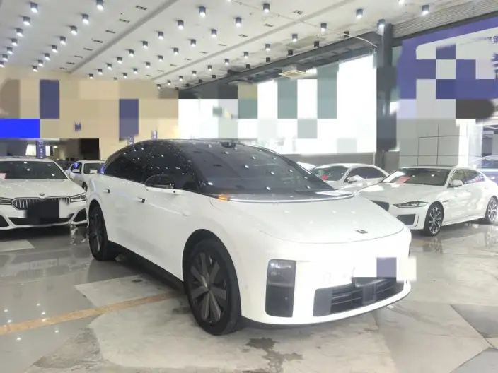 Li Auto i6 2025 Model 4WD Standard Edition – фото 3