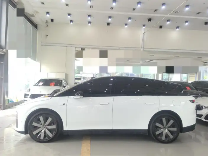 Li Auto i6 2025 Model 4WD Standard Edition – фото 4