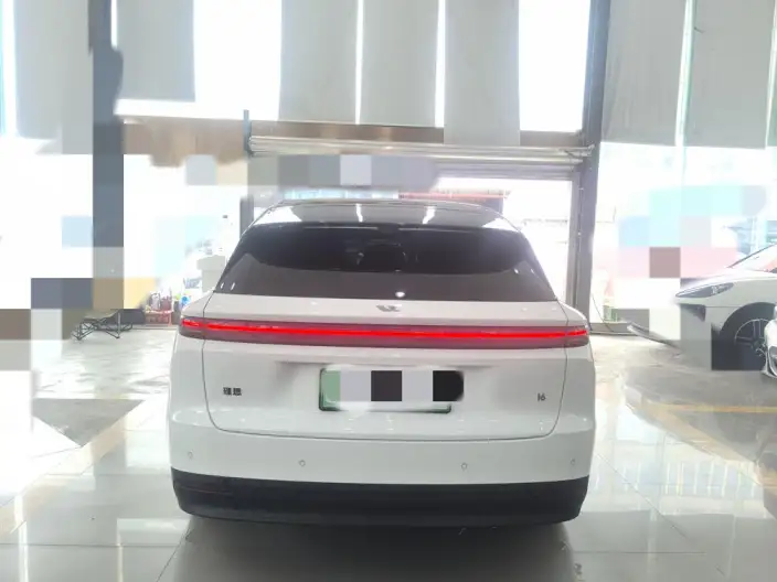 Li Auto i6 2025 Model 4WD Standard Edition – фото 6