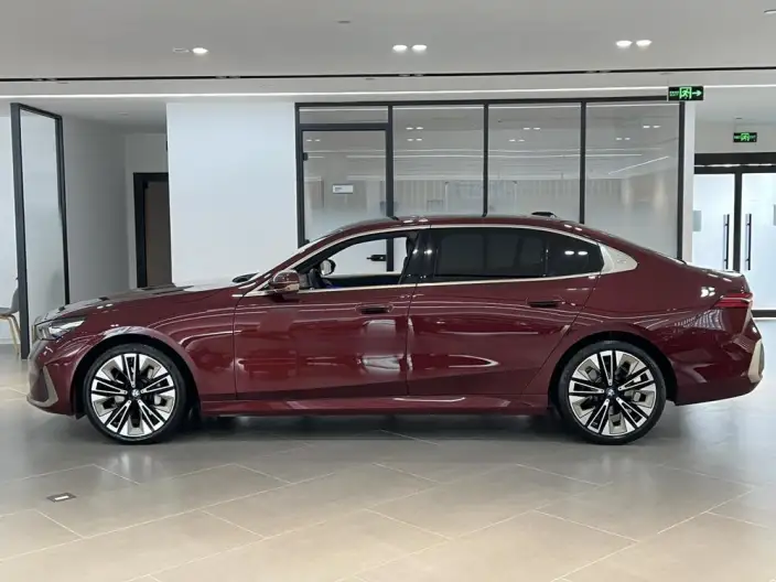 BMW 5 Series 2024 Model 530Li Exclusive Model M Sports Set